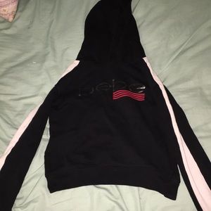 A sweatshirt